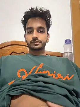 aadibuttplug online show from May 15, 2026, 7:01 pm