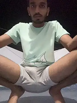 aadibuttplug online show from May 31, 2026, 5:19 pm