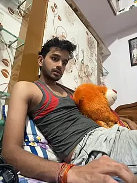 aadibuttplug online show from May 29, 2026, 6:14 pm