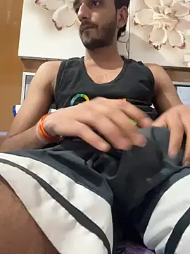 aadibuttplug online show from May 22, 2026, 6:50 pm