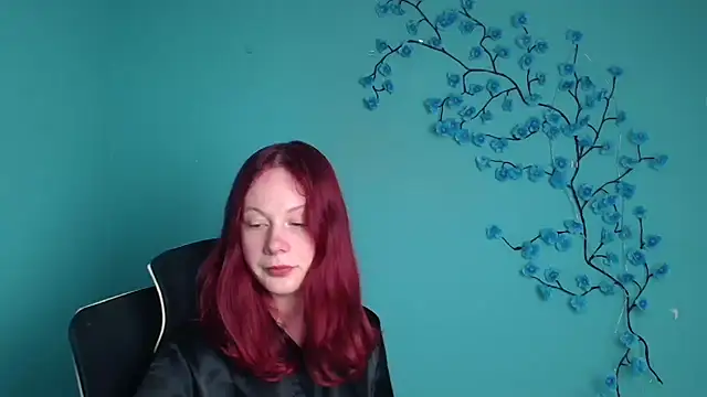 DarkSakuraa online show from May 17, 2026, 5:07 am