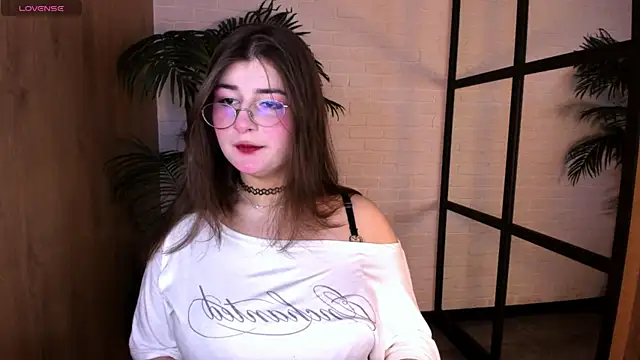 HaniaWish online show from July 17, 2026, 1:30 pm