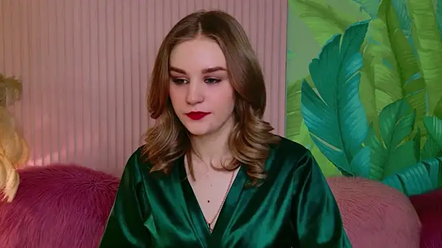 Snapshot of Molly_Voses chatting on May 9, 2026, 8:45 pm Molly Voses online show from May 9, 2026, 8:45 pm