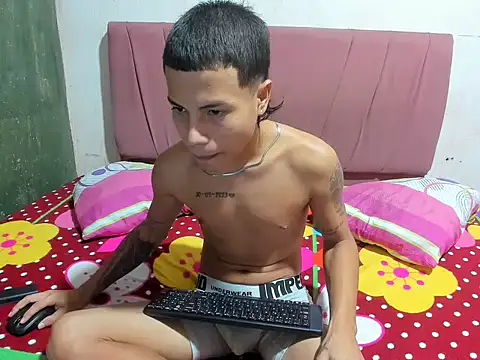 Junior bebe online show from May 4, 2026, 2:42 pm