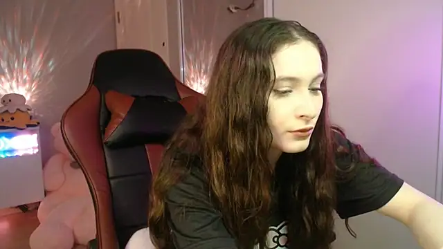 Snapshot of solitudebby chatting on April 18, 2026, 6:10 pm solitudebby online show from April 18, 2026, 6:10 pm
