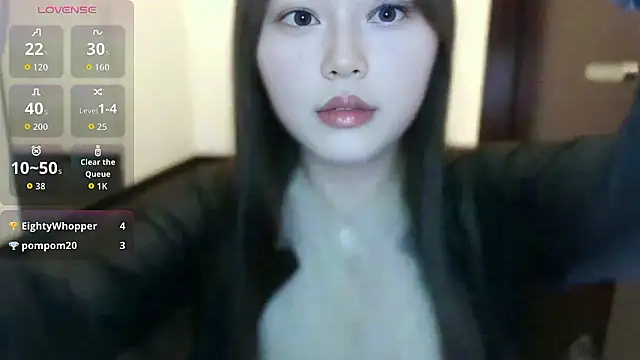 Yuuuunfiiii online show from June 4, 2026, 3:38 pm