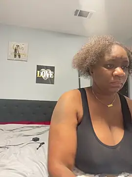 amberchill26 online show from June 18, 2026, 2:44 pm