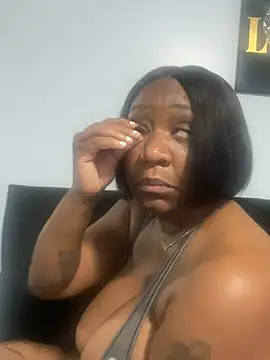 amberchill26 online show from June 25, 2026, 2:22 pm