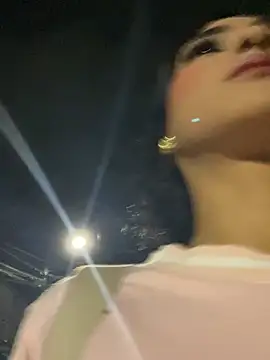 Snapshot of dhalia_lux_ chatting on April 30, 2026, 1:23 am dhalia lux online show from April 30, 2026, 1:23 am
