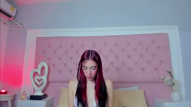 Snapshot of DannaFlame_ chatting on May 28, 2026, 6:21 am DannaFlame online show from May 28, 2026, 6:21 am