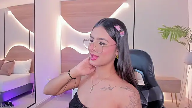 Snapshot of dulce_glow_ chatting on April 25, 2026, 2:47 am dulce glow online show from April 25, 2026, 2:47 am