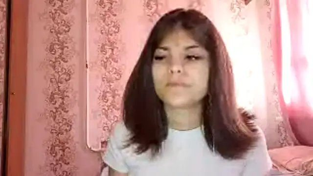 Snapshot of Mialikesun chatting on April 28, 2026, 10:08 am Mialikesun online show from April 28, 2026, 10:08 am