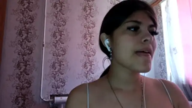 Snapshot of Mialikesun chatting on May 20, 2026, 10:34 am Mialikesun online show from May 20, 2026, 10:34 am
