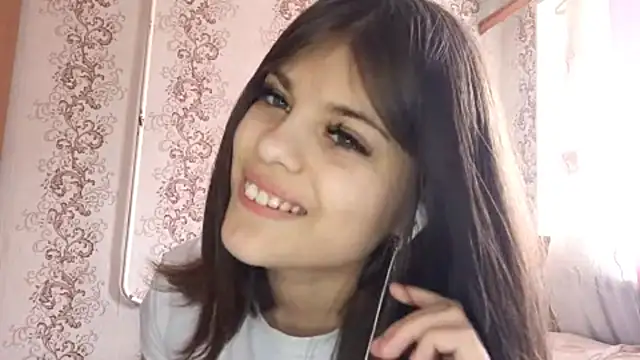 Snapshot of Mialikesun chatting on April 24, 2026, 10:17 am Mialikesun online show from April 24, 2026, 10:17 am