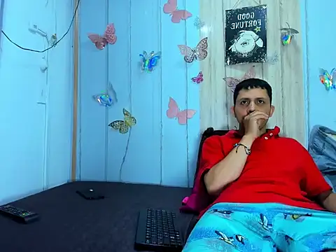 Snapshot of romeojupi chatting on April 18, 2026, 2:58 am romeojupi online show from April 18, 2026, 2:58 am