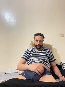 Snapshot of legende59 chatting on May 4, 2026, 8:33 pm legende59 online show from May 4, 2026, 8:33 pm