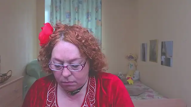 Fara Flutte online show from May 12, 2026, 5:04 am