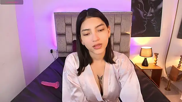 Snapshot of candy_tina chatting on April 18, 2026, 4:53 pm candy tina online show from April 18, 2026, 4:53 pm