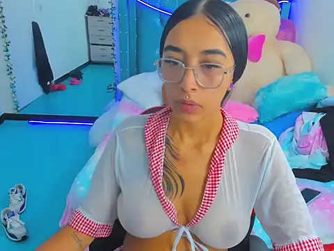 valery taylor 1 online show from April 23, 2026, 5:58 am