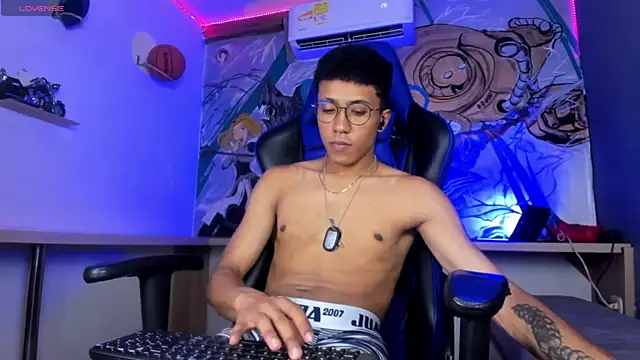 Snapshot of Kall_Ell_ chatting on April 12, 2026, 7:28 pm Kall Ell online show from April 12, 2026, 7:28 pm