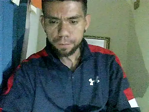 Snapshot of thomas2wood chatting on May 15, 2026, 12:19 am thomas2wood online show from May 15, 2026, 12:19 am