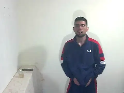 Snapshot of thomas2wood chatting on May 28, 2026, 3:03 am thomas2wood online show from May 28, 2026, 3:03 am