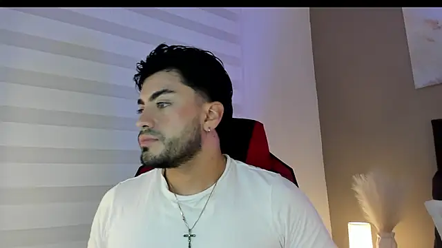 Snapshot of Alexander_Diazz chatting on April 17, 2026, 1:36 pm Alexander Diazz online show from April 17, 2026, 1:36 pm