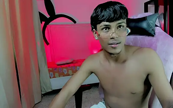 Angel foxc  online show from April 18, 2026, 3:47 pm