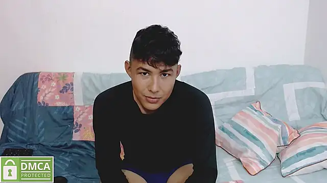 Snapshot of Denzel_Ass26 chatting on May 20, 2026, 11:02 pm Denzel Ass26 online show from May 20, 2026, 11:02 pm