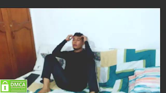 Snapshot of Denzel_Ass26 chatting on May 4, 2026, 11:18 pm Denzel Ass26 online show from May 4, 2026, 11:18 pm