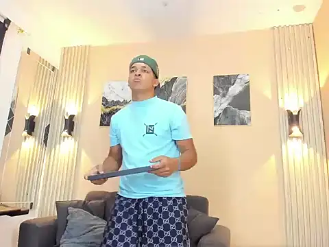 davisito 26 online show from April 7, 2026, 9:49 pm