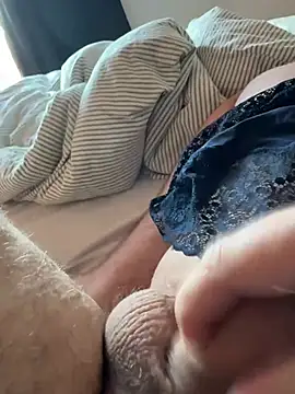 Snapshot of maxlechaud1 chatting on April 10, 2026, 6:31 am maxlechaud1 online show from April 10, 2026, 6:31 am