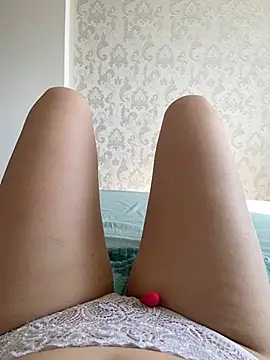 Snapshot of Cofeblond chatting on April 14, 2026, 6:29 am Cofeblond online show from April 14, 2026, 6:29 am