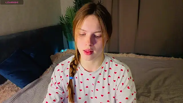Snapshot of Diana_Broooks chatting on May 9, 2026, 12:58 am Diana Broooks online show from May 9, 2026, 12:58 am