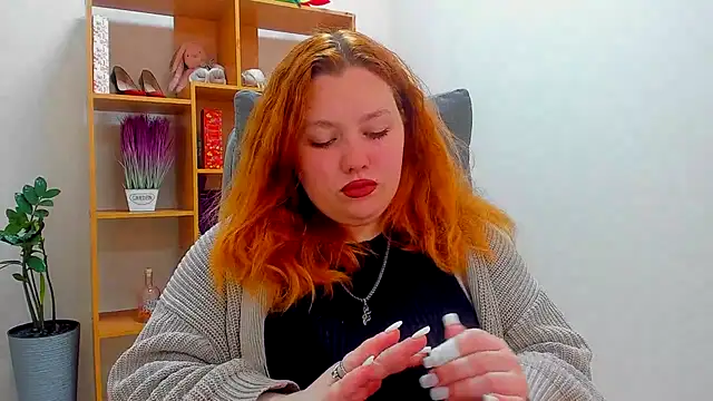 Snapshot of Aillia-Rous chatting on May 3, 2026, 6:18 am Aillia-Rous online show from May 3, 2026, 6:18 am