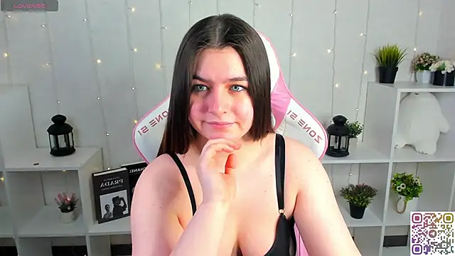 Snapshot of Margaret__Moon chatting on May 18, 2026, 8:08 am Margaret Moon online show from May 18, 2026, 8:08 am