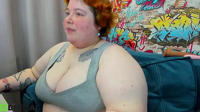 Snapshot of Sew_Sunny chatting on May 2, 2026, 1:00 am Sew Sunny online show from May 2, 2026, 1:00 am