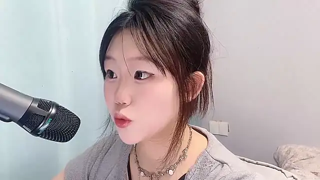 Lilababy00 online show from April 18, 2026, 2:14 am