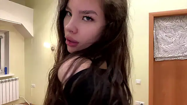 LouisaHarber online show from April 7, 2026, 9:27 pm