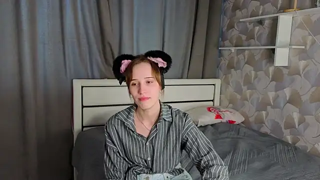 Snapshot of MitsuePostel chatting on April 23, 2026, 12:29 pm MitsuePostel online show from April 23, 2026, 12:29 pm