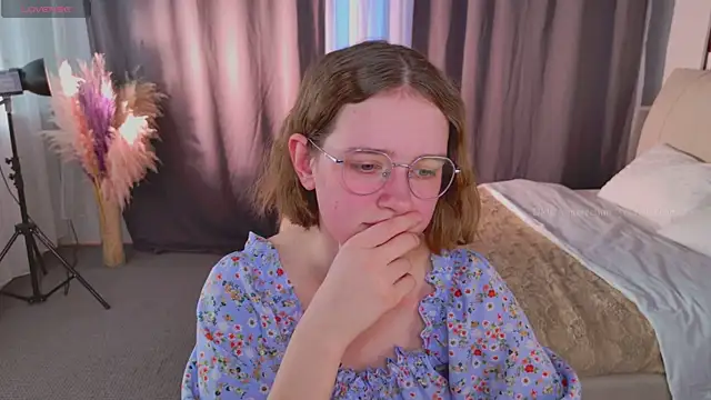 Snapshot of FreeHarmony_ chatting on April 9, 2026, 3:29 pm FreeHarmony online show from April 9, 2026, 3:29 pm