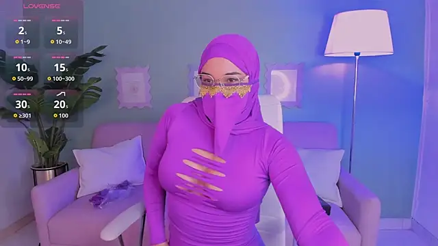 SamiraLuxe online show from April 9, 2026, 9:48 am