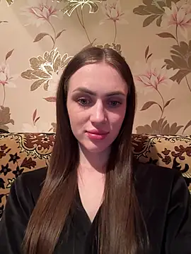 AlinaLove3213 online show from July 5, 2026, 7:43 pm