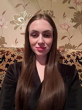 AlinaLove3213 online show from June 8, 2026, 8:20 pm