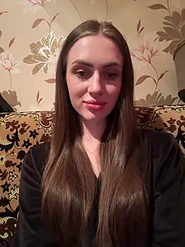 AlinaLove3213 online show from August 3, 2026, 8:04 pm