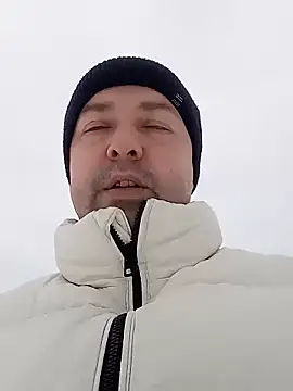 Snapshot of Luceriusbigass chatting on January 8, 2026, 11:49 am Luceriusbigass online show from January 8, 2026, 11:49 am