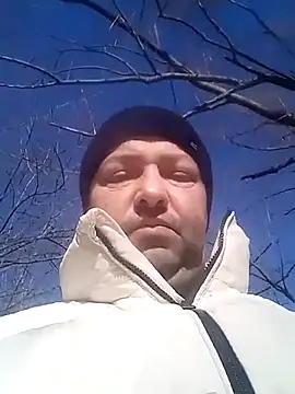 Snapshot of Luceriusbigass chatting on December 19, 2025, 11:12 am Luceriusbigass online show from December 19, 2025, 11:12 am