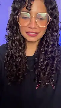 Snapshot of holaRosa chatting on May 14, 2026, 11:02 pm holaRosa online show from May 14, 2026, 11:02 pm