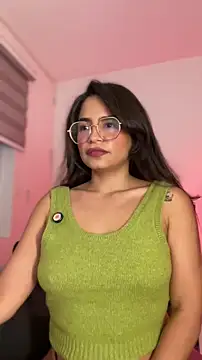 Snapshot of holaRosa chatting on May 27, 2026, 9:55 pm holaRosa online show from May 27, 2026, 9:55 pm