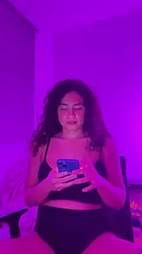Snapshot of holaRosa chatting on May 26, 2026, 11:03 pm holaRosa online show from May 26, 2026, 11:03 pm
